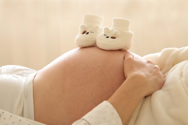 Pierwszy trymestr ciąży: Objawy i radzenie sobie z nimi
